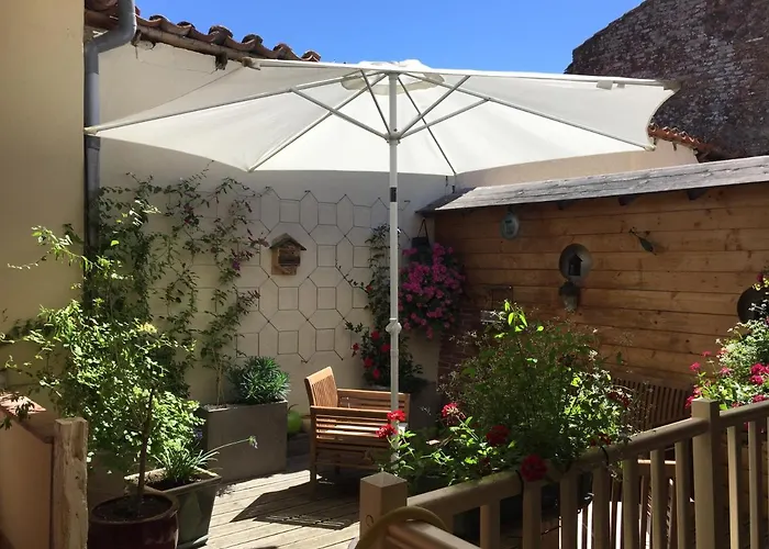 le patio de l'oustal